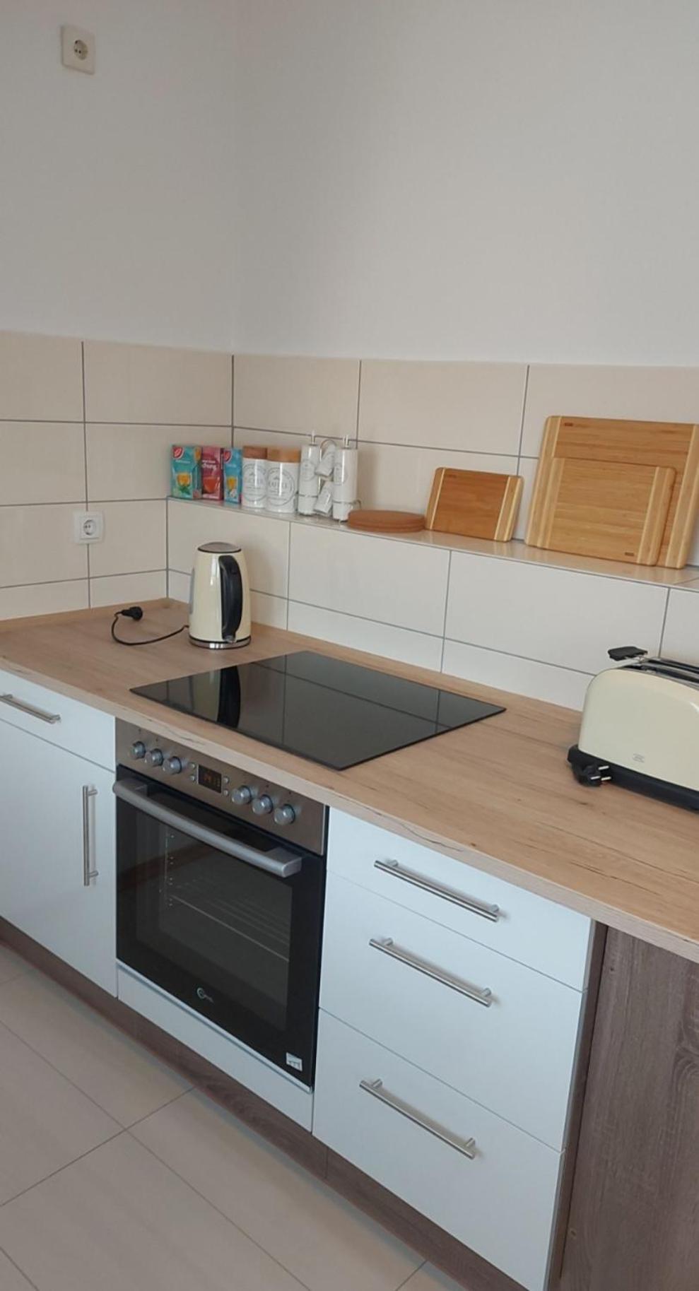 Stilvolle Ferienwohnung Free Parking, Space, Wlan Niestetal Luaran gambar
