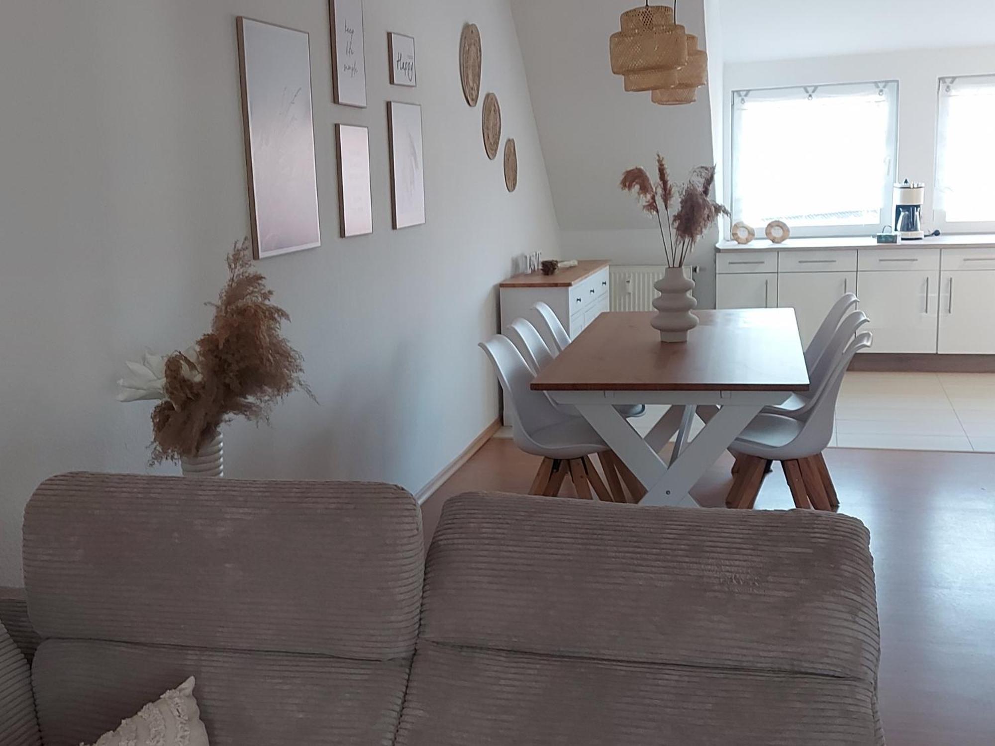 Stilvolle Ferienwohnung Free Parking, Space, Wlan Niestetal Luaran gambar